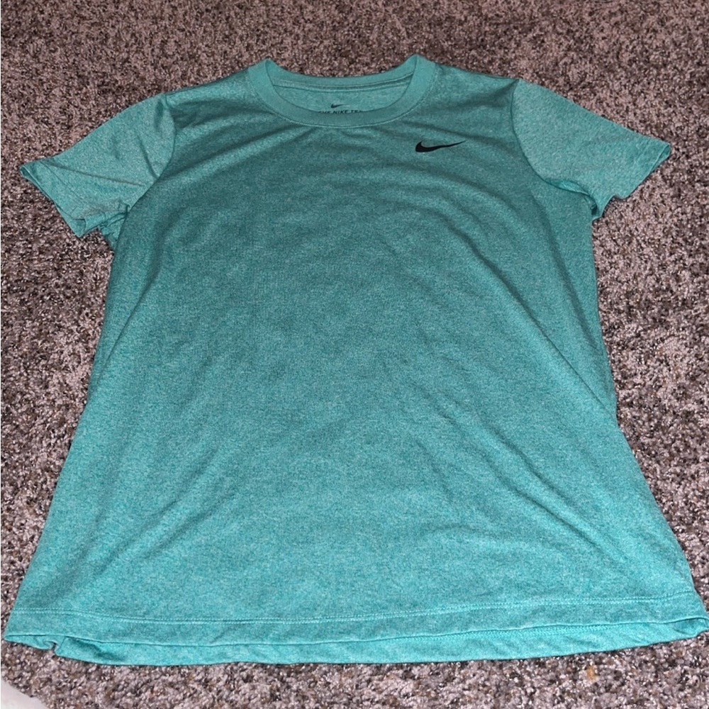 Nike top